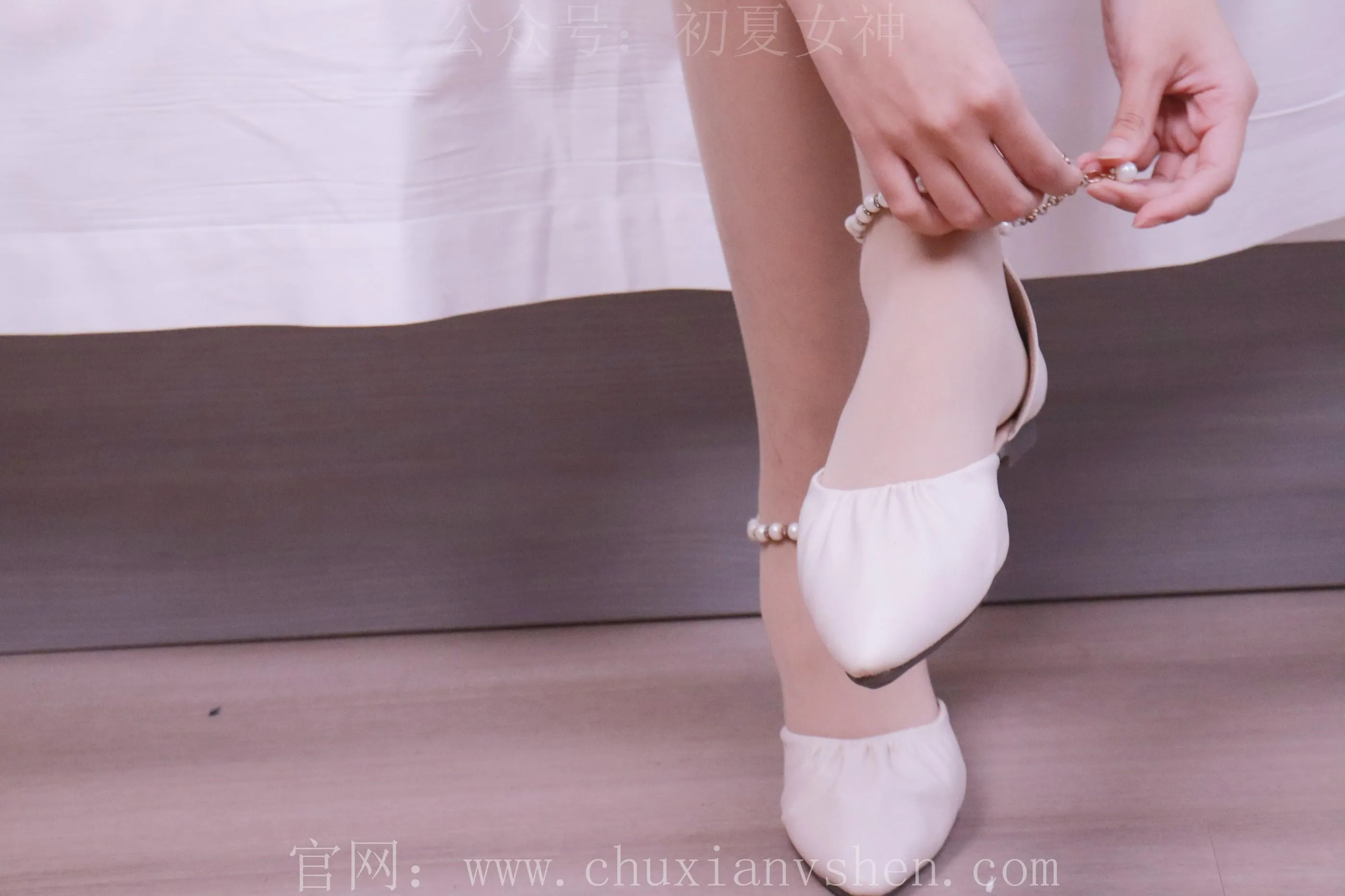 初夏女神 NO.015 依依白色M码秋季连衣裙搭高跟鞋 [137P]插图3